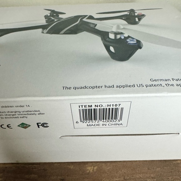 The Hubsan X4 H107C 2MP 720p HD RC Quadcopter Flying Machine (2.4GHZ 4 Channel) - Picture 2 of 2